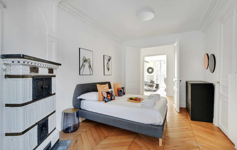 Room 4, Sublime Apartment Center of Paris Le Marais 3 bdrs, Paris