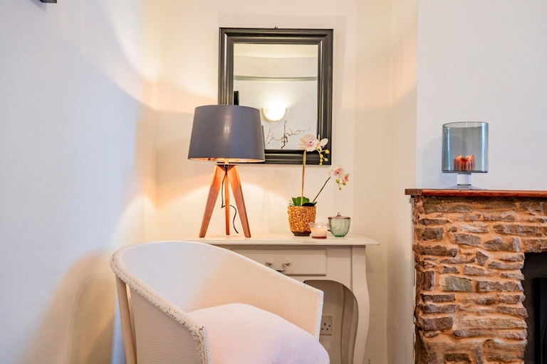 Room 5, Host Stay Over the Bridge Cottage, Herefordshire