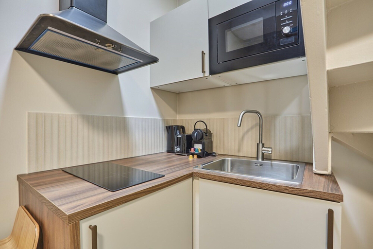 Private kitchen, Charmant studio duplex Beaubourg/Le Marais, Paris