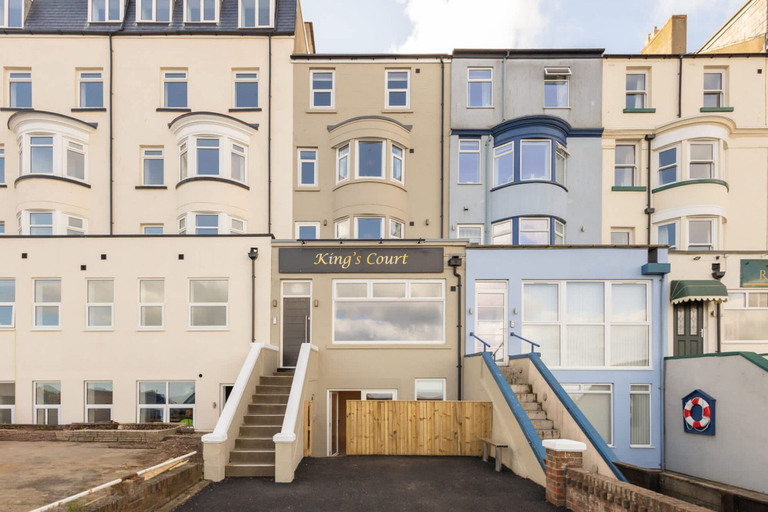 Room 5, Host Stay Apartment 1 King s Court, North Yorkshire