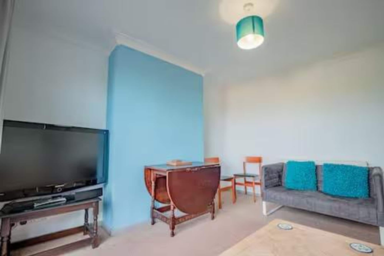 Room 4, Host Stay Lechlade, Sandwell
