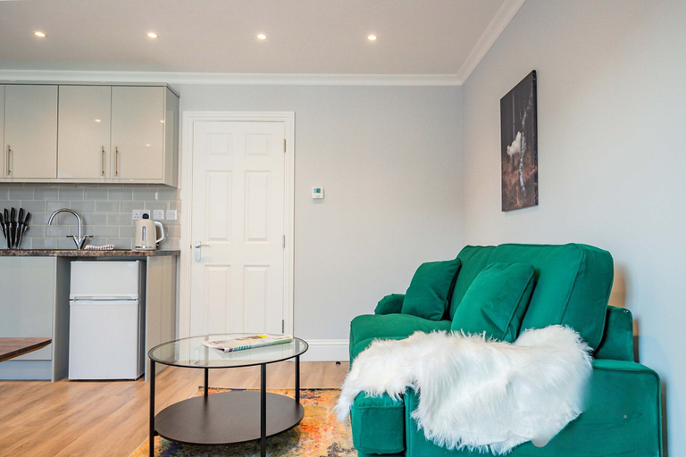 Room 4, Host Stay Bridge Street Apartment, Worcestershire