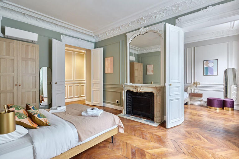 Room 2, Magnificent Apartment Etoile Hoche Saint Honoré, Paris