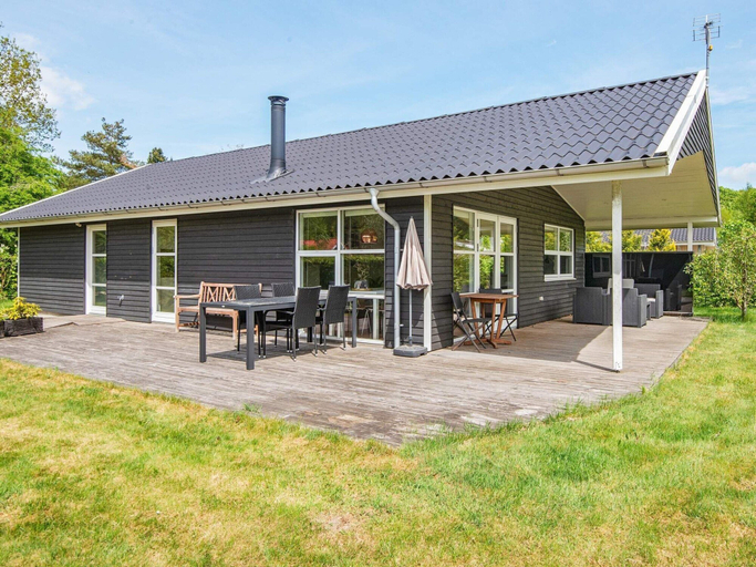 Dining 5, 4 Star Holiday Home in Silkeborg, Silkeborg