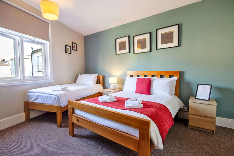 Bedroom 2, The Green W7, London