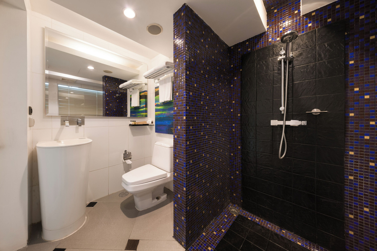 Bathroom 4, Skye Hotel Bangkok, Wattana