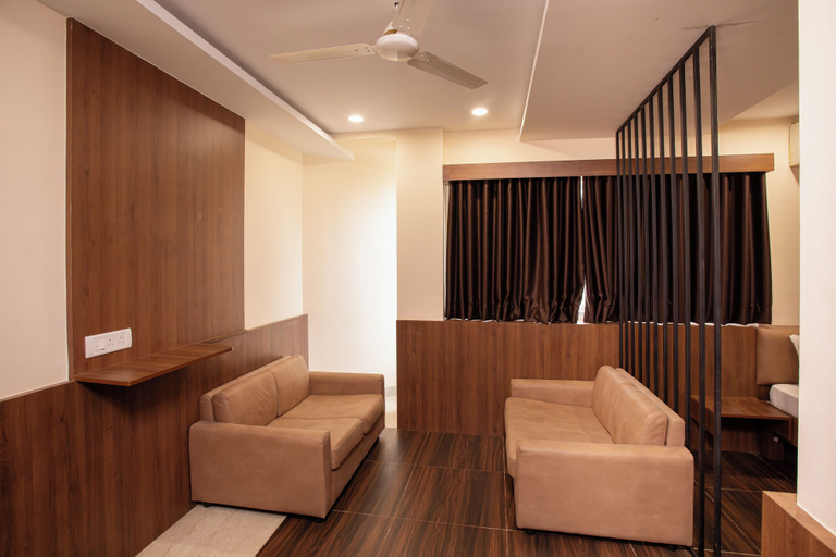 Others 5, Stayz Inn De-luxe near US Consulate, Chennai