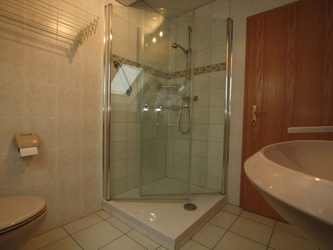Bathroom 4, Dachgeschosswohnung fur 2 Personen in Altenberg, Sächsische Schweiz-Osterzgebirge