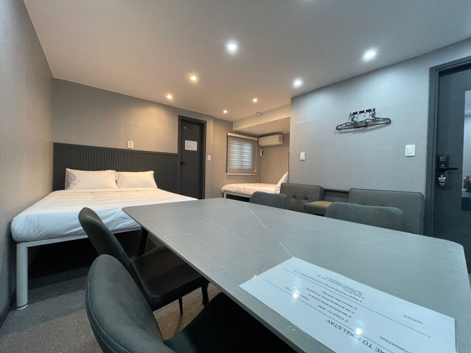 Others 3, PixelStay MyeongDong, Jung