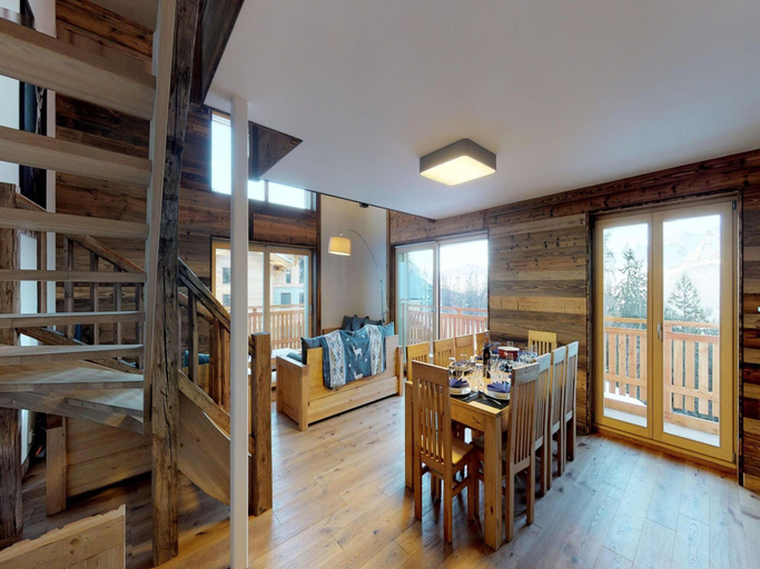 Dining 4, 5-bedroom Apartment in Veysonnaz, Conthey