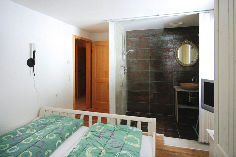 Others 4, Chalet in Konigsleiten With Wellness & Alps View, Zell am See