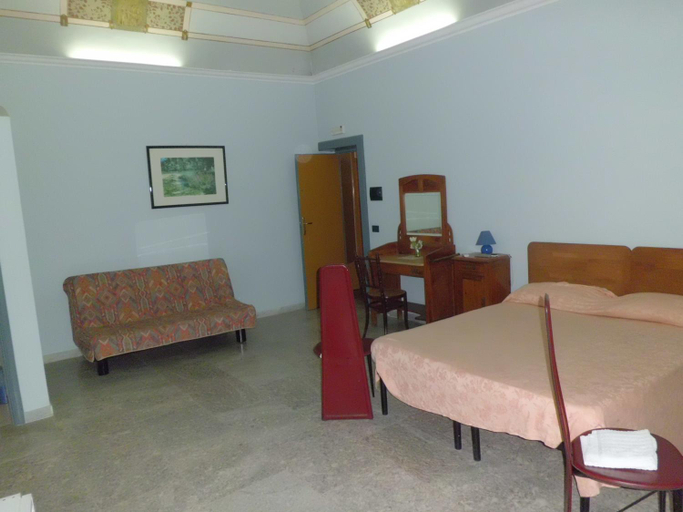 Others 4, B&B DIMORA DUCALE gia Cavour, Foggia