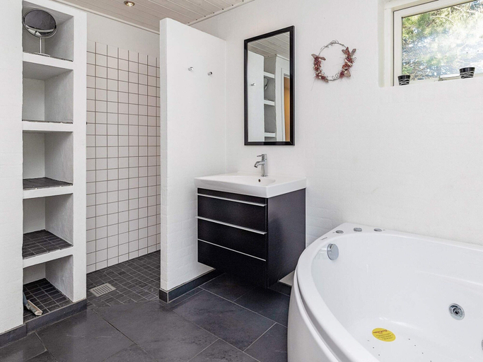 Bathroom 3, 6 Person Holiday Home in Hojslev, Skive
