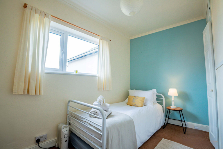 Room 3, Host Stay Over the Bridge Cottage, Herefordshire