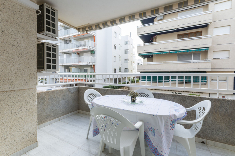 Room 5, Estornell With 2 Bedrooms and 1 Bathrooms, Valencia