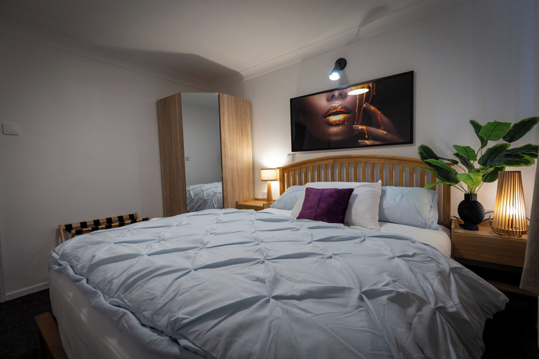 Room 4, Norwich - House - Sleeps 7 - Parking - Garden, Norfolk
