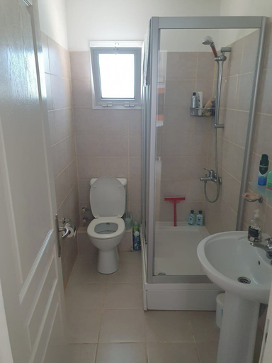Bathroom, Crystal Bay View Apartment