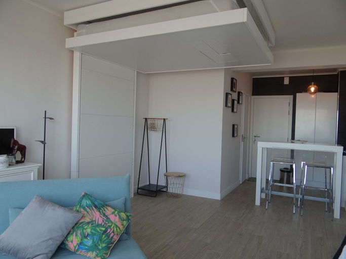Others 4, Apartment in Belgium Near the Seaside, West-Vlaanderen