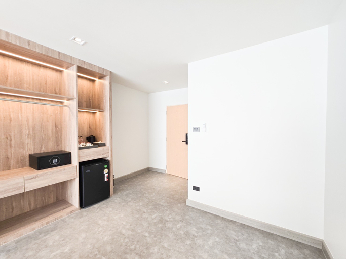 Dining Room 16