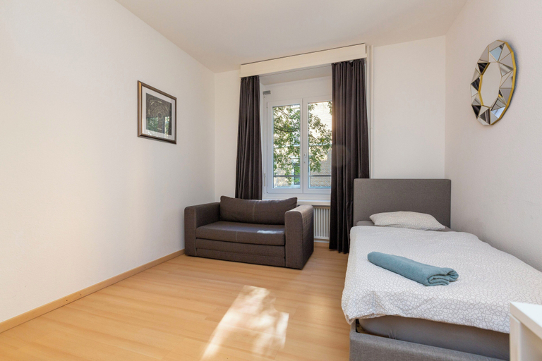 Bedroom 16
