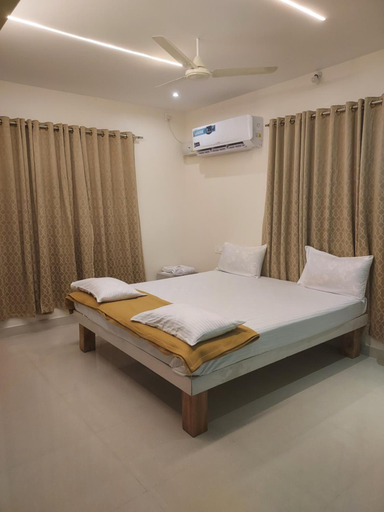Bedroom 12