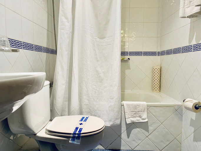 Bathroom 9