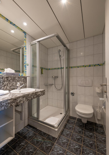 Bathroom, Hotel Victoria Lauberhorn Wengen, a Faern Collection Hotel, Interlaken