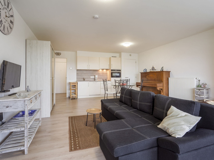Room 4, Spacious Studio With Storage Room, West-Vlaanderen