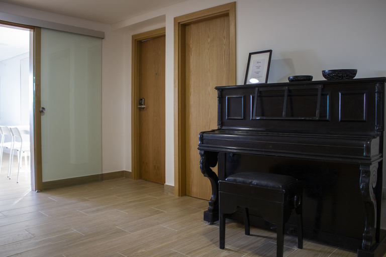 Public Area 2, Central Suites 3, São João da Madeira