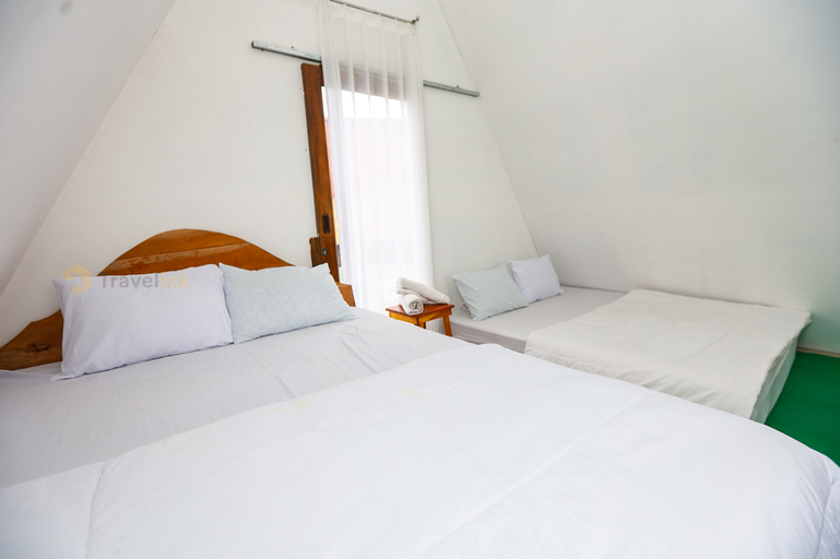 Batu Lawang Sikunir By Travelink Room Type - Standard Twin Double Room
