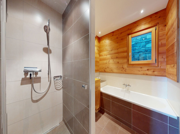 Bathroom 2, Egg Sauna & Luxury Chalet 16 Pers, Conthey