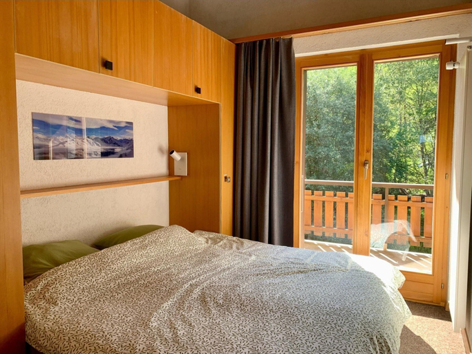 Room 5, Apartment in Veysonnaz Near Ski Lift, Hérens