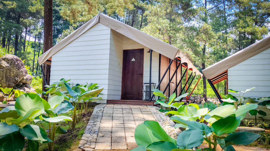 Jolotundo Glamping and Edupark Room Type - Deluxe Camp