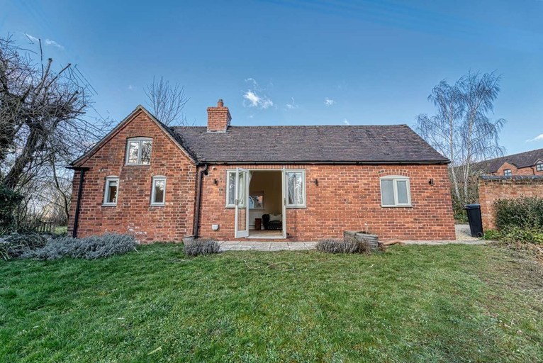 Room 3, Host Stay Gleanings, Worcestershire