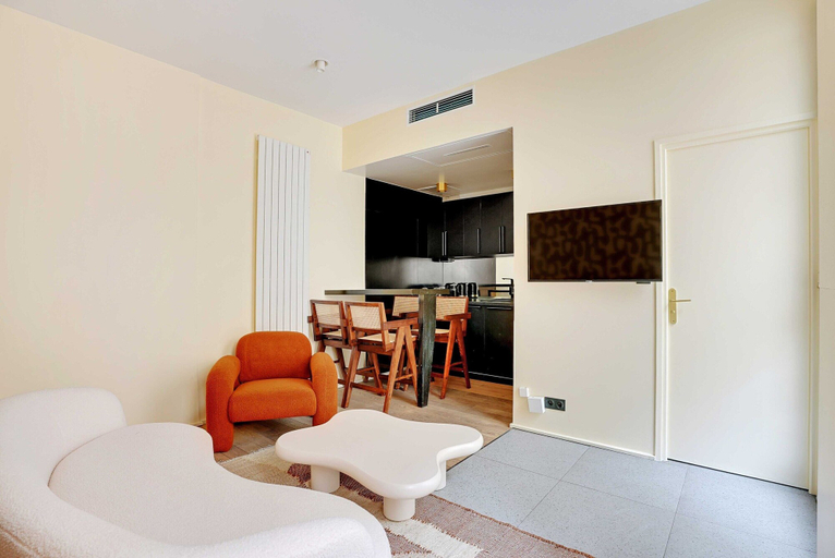 Living room 2, Exquisite Apartment - Madeleine/st Honore, Paris