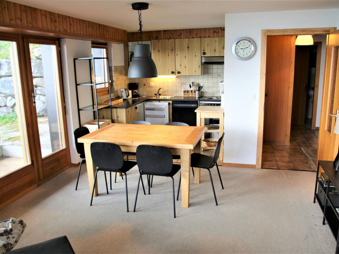 Dining, Friendly Apartment With Mountain Views, Sion