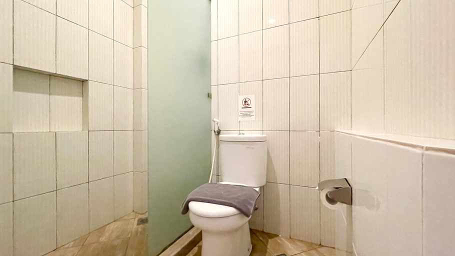 Bathroom 11