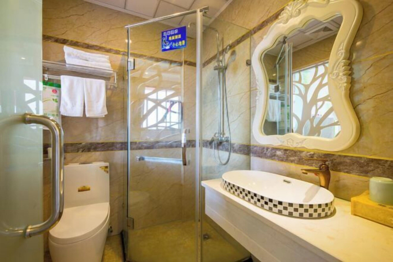 Bathroom 4, Kailin Hostel, Jinhua
