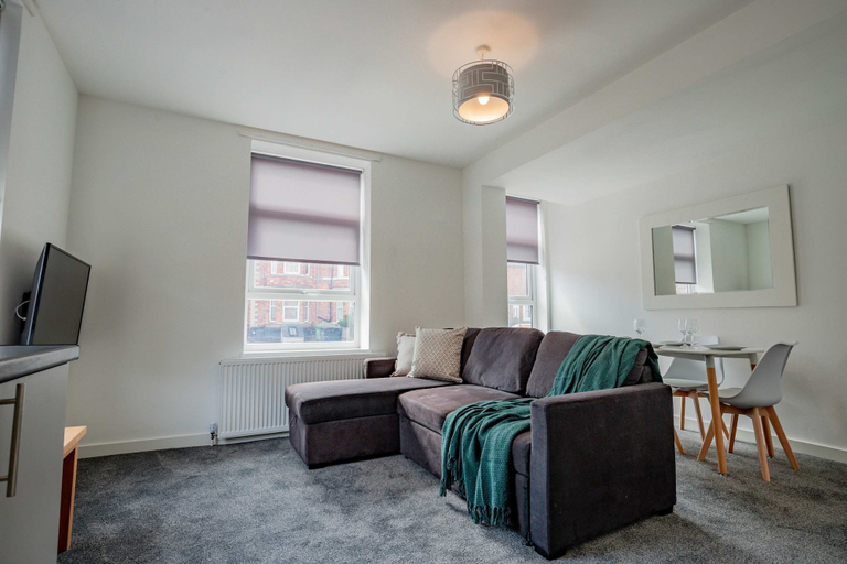 Room 2, Host Stay Bromyard Flat 1, Worcestershire