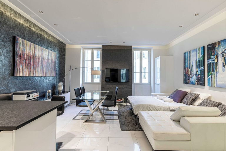 Living area 3, Large Renovated Studio - rue Hoche - Cannes Center, Alpes-Maritimes