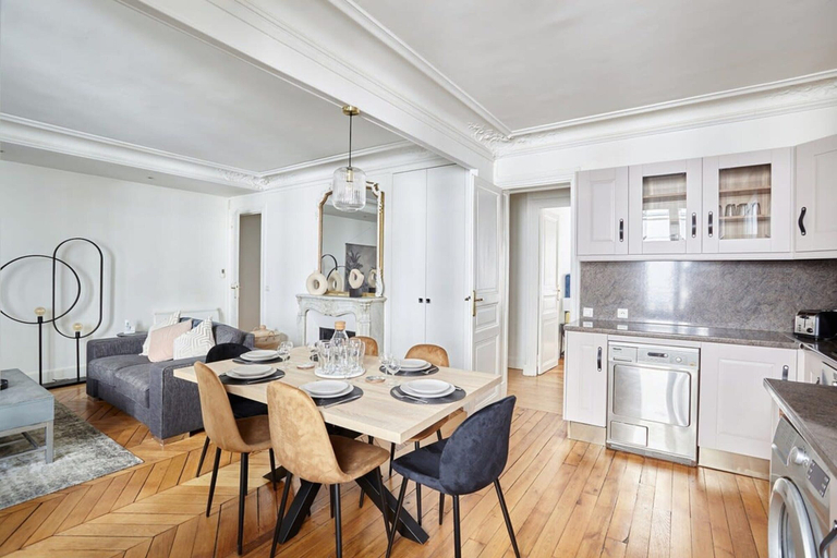 Interior 4, Sublime Appartement Champs Elysees, Paris