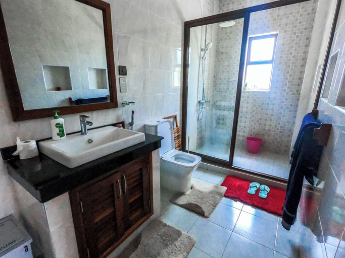 Bathroom, Pv 22 at Pazuri Holidays, Kilifi South