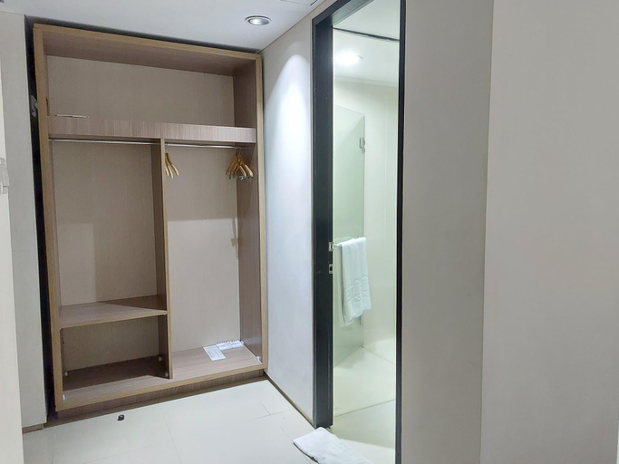 Bathroom 7