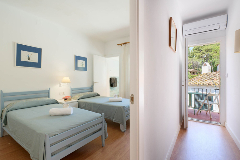 Room 4, Llevant in Llafranc With 3 Bedrooms and 2 Bathrooms, Girona