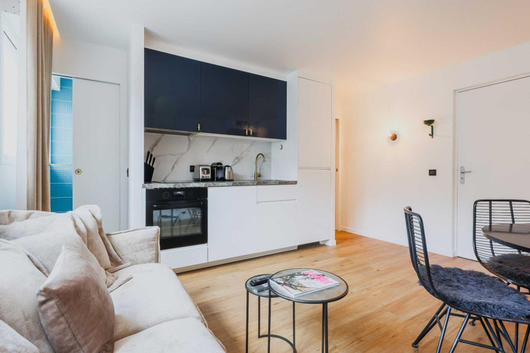 Others 5, Elegant apartment - 2BR/6P - Canal St Martin, Paris