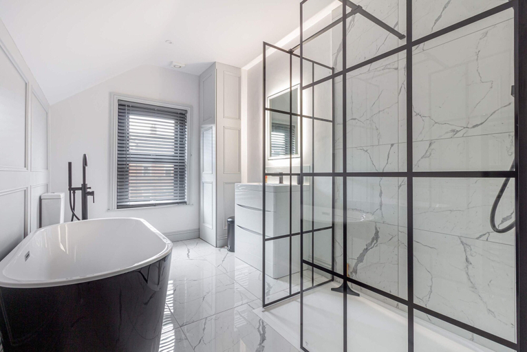 Bathroom 4, Host Stay Barton Road House, Herefordshire