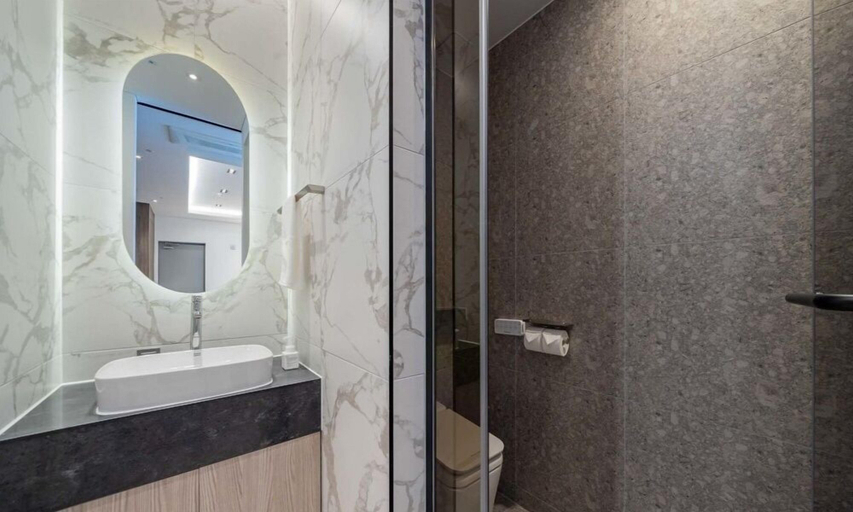 Bathroom 4, The Hound Hotel Bandalseom 2, Ansan