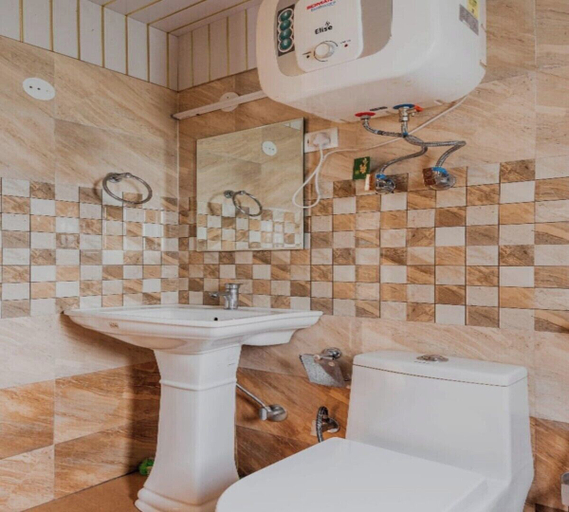 Bathroom 3, Hotel Namo Gange, Garhwal
