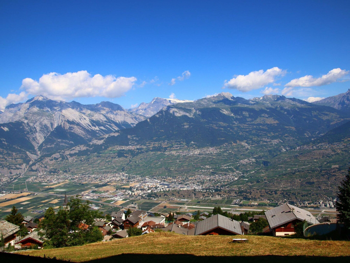 View from property 3, Cozy Apartment With Valley Views, Sion