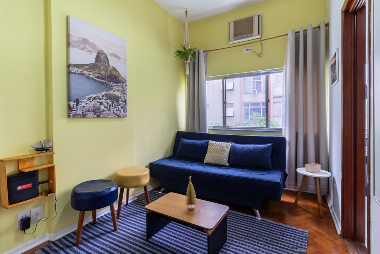 Room 2, Flat in Copacabana 9 Minutes From the Beach Stc202, Rio de Janeiro